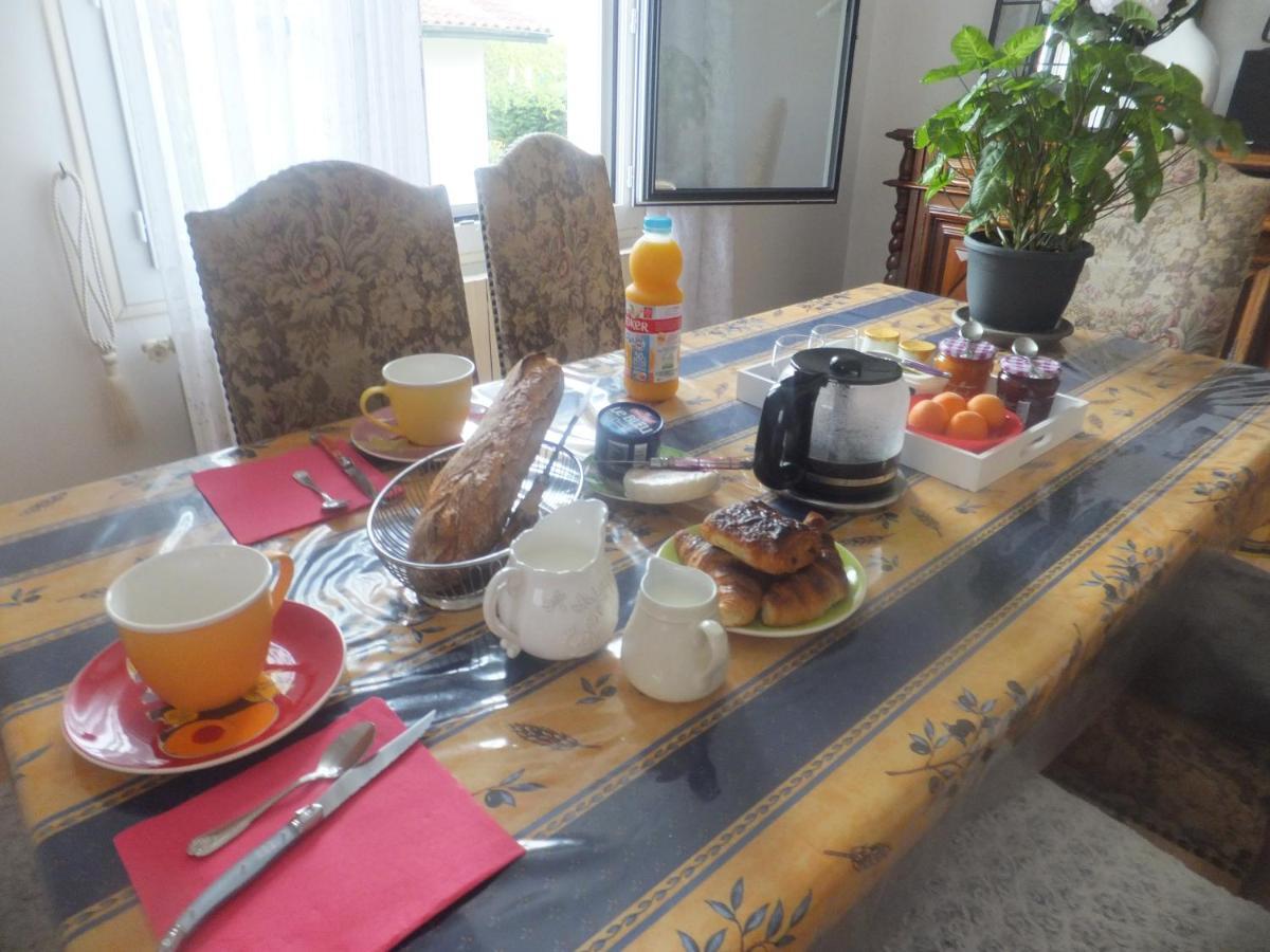 Bed and Breakfast Accueil Lafaye21 Orthez Exterior foto